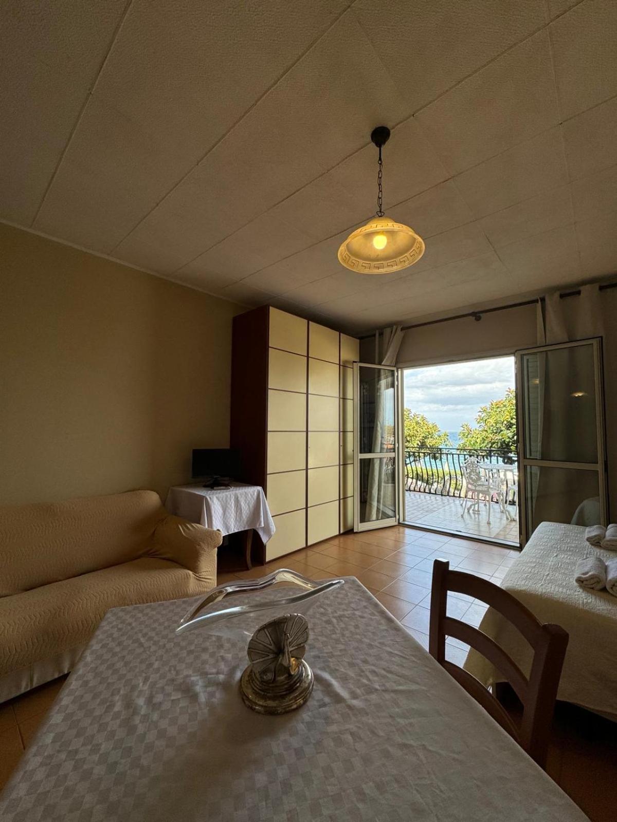 Case Vacanze Di Isabella Stoia Giardini Naxos Exteriér fotografie