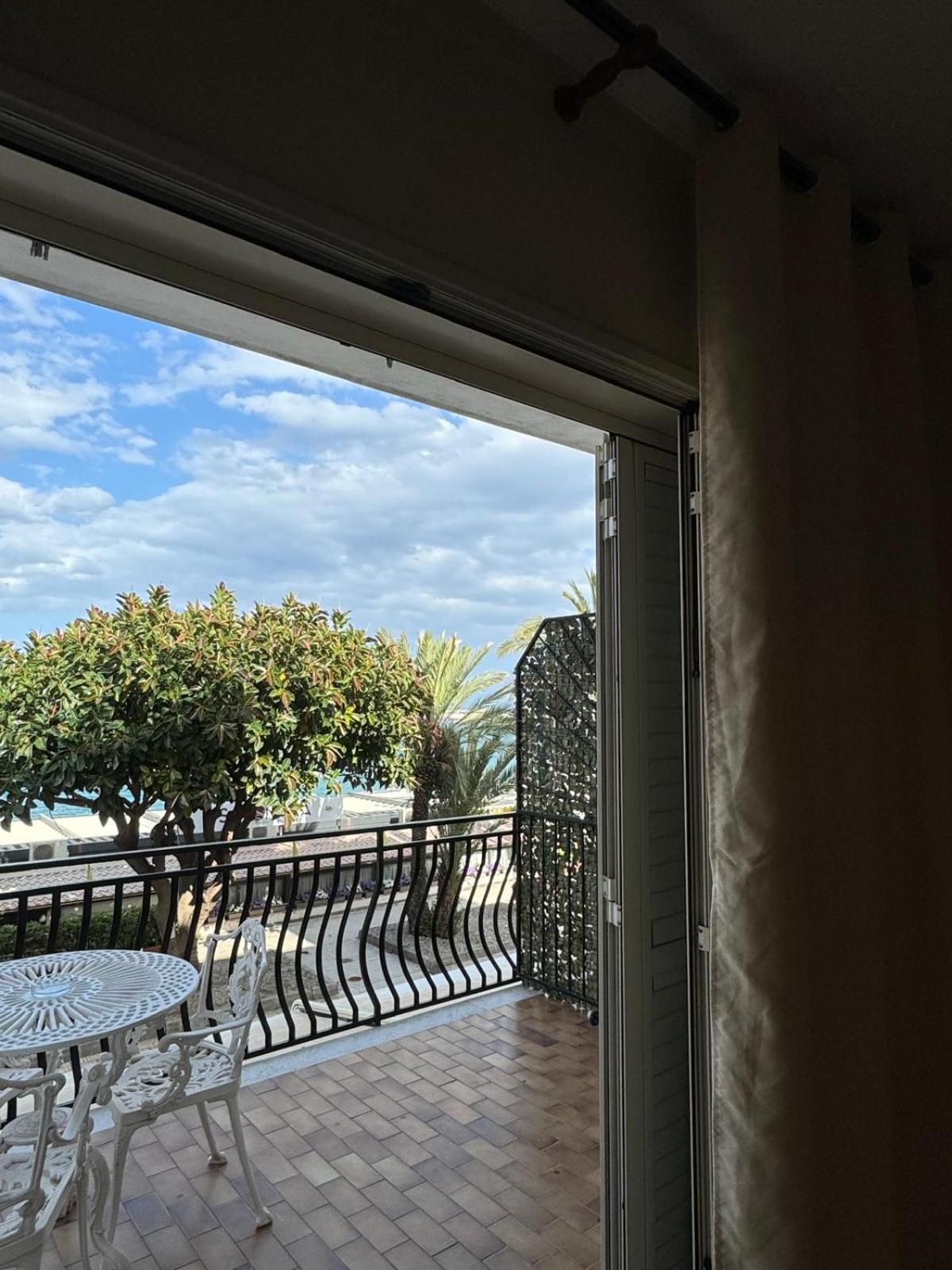 Case Vacanze Di Isabella Stoia Giardini Naxos Exteriér fotografie