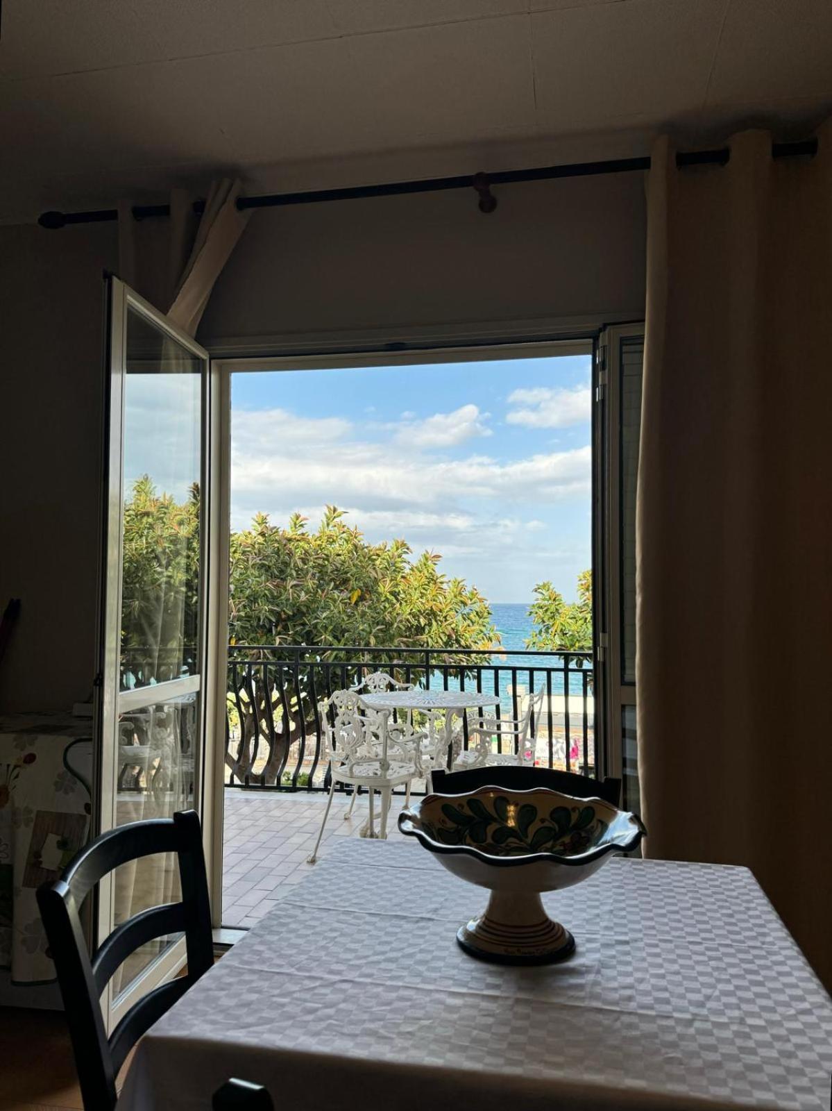 Case Vacanze Di Isabella Stoia Giardini Naxos Exteriér fotografie